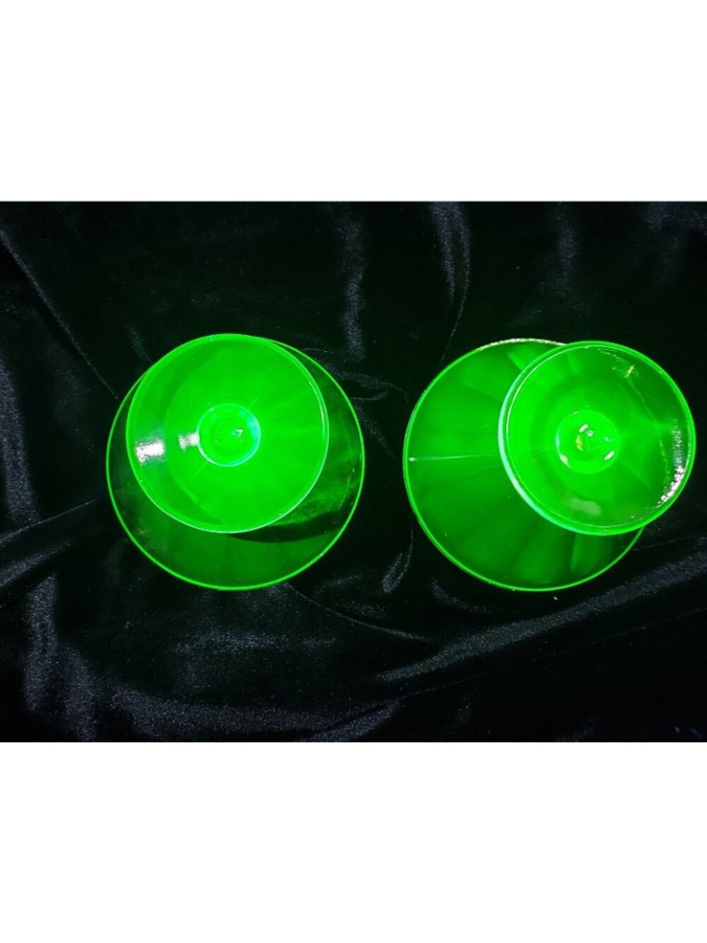 Federal Glass Company Pudding Custard Sherbet 2 Cups Glowy Depression Green - Picture 5 of 16